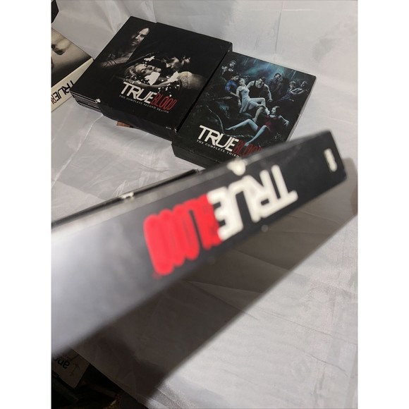 True Blood Complete Seasons 1-5 TV Series Boxsets Great Condition DVD - Picture 12 of 16